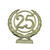 Gold Plastic 25 Wreath 6.5cm